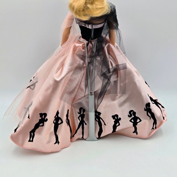Vintage 2000 Barbie Doll Timeless Silhouette 29050 Mattel Read - Picture 8 of 16